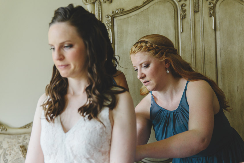 bridesmaid buttoning up dress