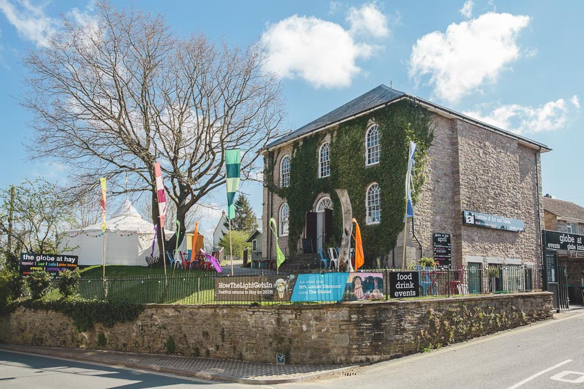 Globe-at-Hay-on-Wye-Wedding