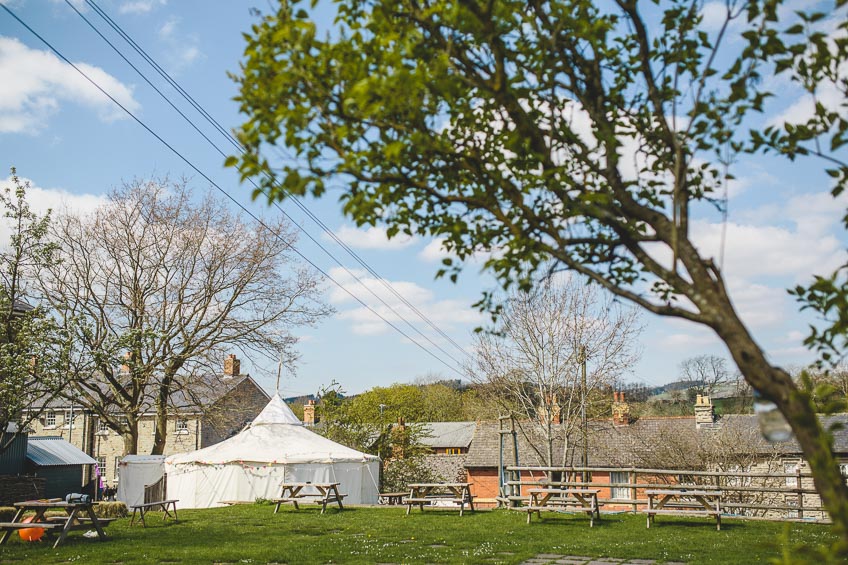 Globe-at-Hay-on-Wye-Wedding