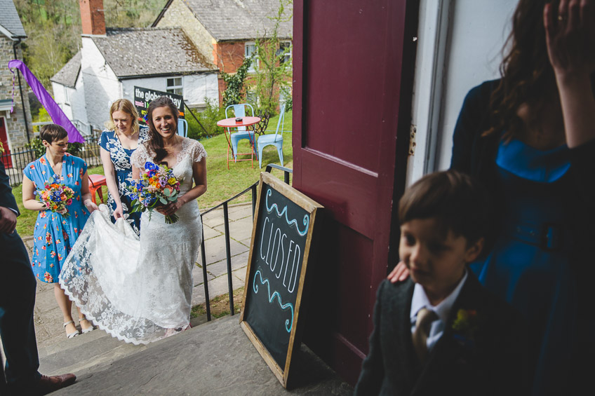 Globe-at-Hay-on-Wye-Wedding